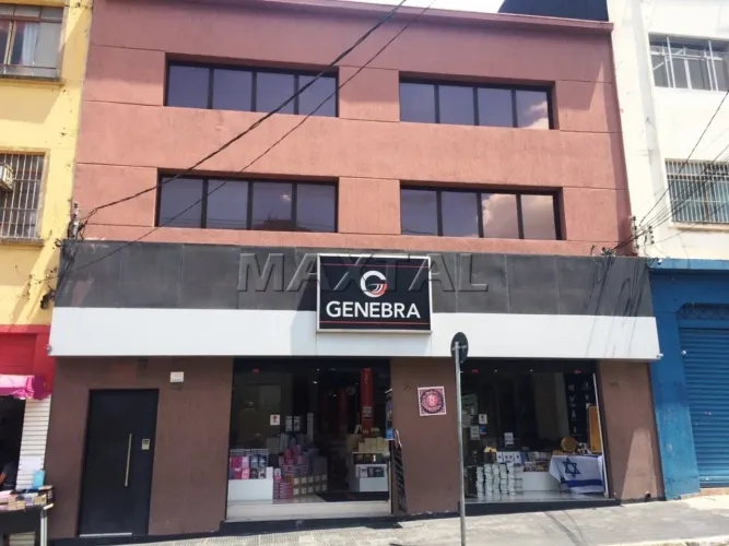 Loja para alugar no Centro de São Paulo com 240m² com 4 banheiros próximo ao metro da Sé.