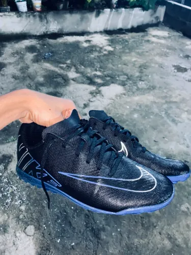 Chuteira society Nike