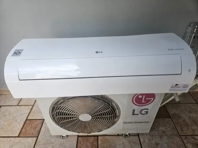 Ar Condicionado LG - 10.000 BTU -Dual Inverter - Frio - S4NQ12JA3WC