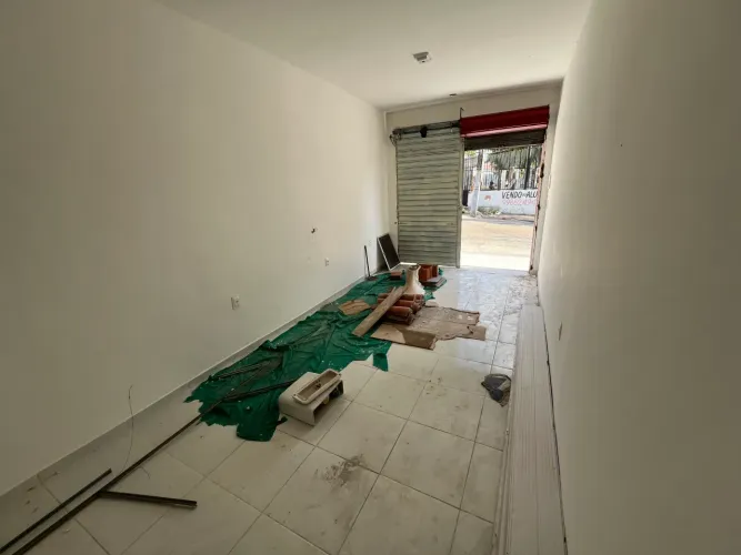 Ponto comercial/Loja/Box para aluguel com 22 metros quadrados em Amadeu Furtado - Fortalez
