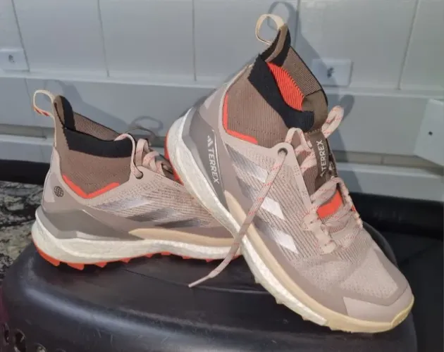 Adidas Terrex Free Hiker 2 Mid - tamanho 40,5 BR.