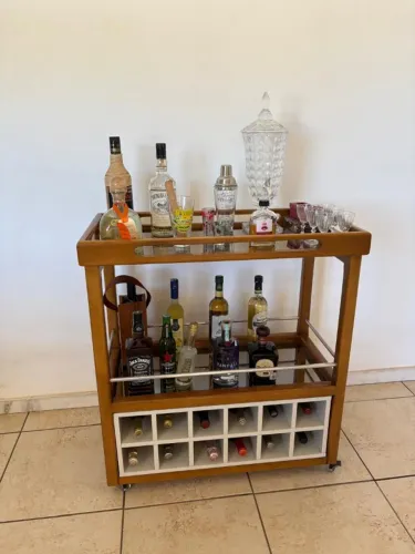 Carrinho Bar / Adega em Madeira com rodas