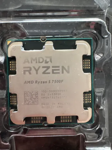 AMD Ryzen 5 7500f novo ligado apenas pra teste