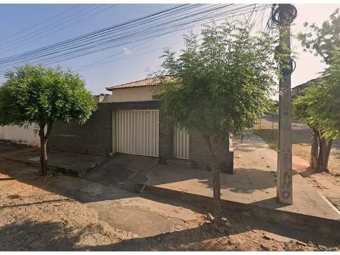 Casa em Leilão - Planalto - Crateús - CE
