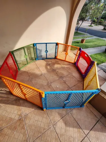 Cercado Infantil Modular North States - Colorido, Dobrável e com Portinha