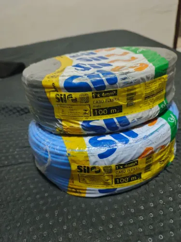 VENDO 2 ROLOS DE CABO FLEXÍVEL 4MM PRETO E AZUL 
