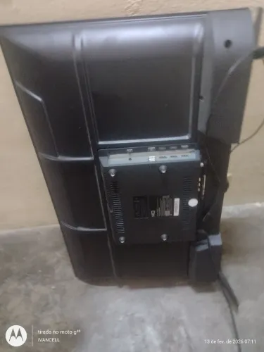 TV SMART Modelo HQS32NKHM PRA PEÇAS 