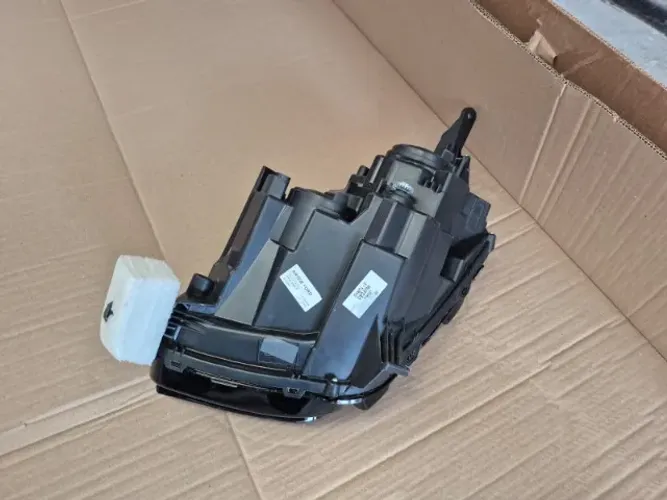Farol dianteiro direito Ecosport 2018/2021, original máscara, negra, código GN1Z13008CR