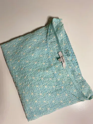 Blusa azul clara estampada