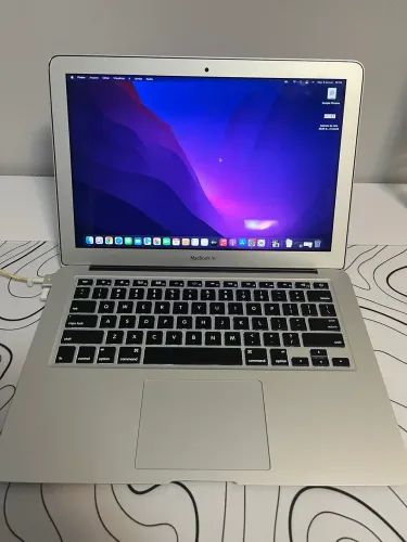 MacBook Air 13? i5 8GB 128SSD - Bateria 84% - Muito Conservado