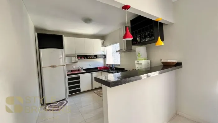Aluga-se casa com 2 suítes no Condomínio Rio Manso em Cuiabá MT