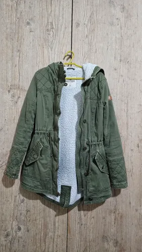 Jaqueta inverno forrada sherpa Hollister