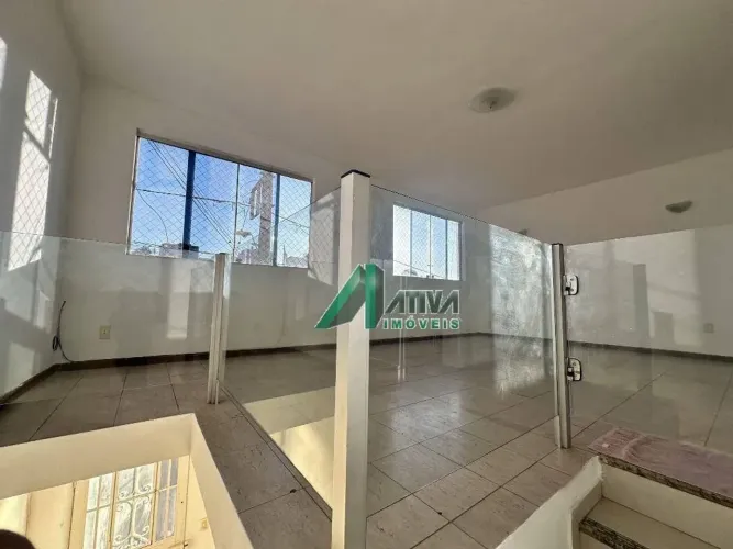 Casa com 4 dormitórios para alugar, 200 m² por R$ 3.668,28/mês - Concórdia - Belo Horizont