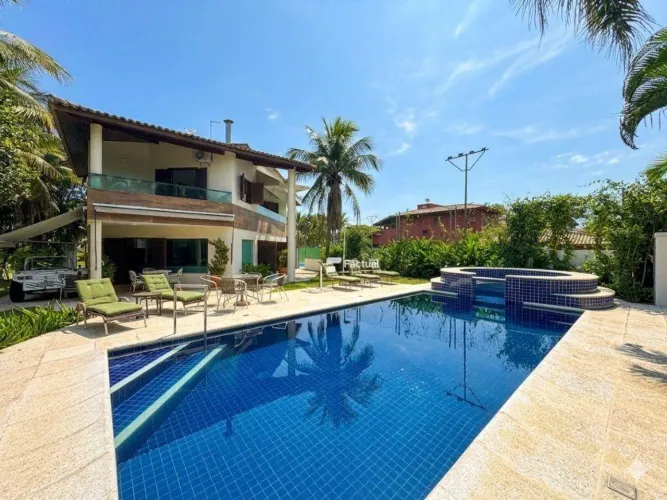 Casa à venda no Condomínio Jardim Acapulco conforto, estrutura e lazer completo