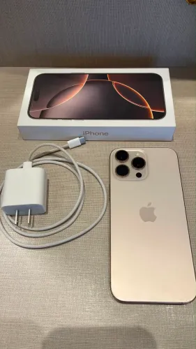 iPhone 16 Pro Max 512GB - semi novo Cor Titânio Deserto Marca Apple   