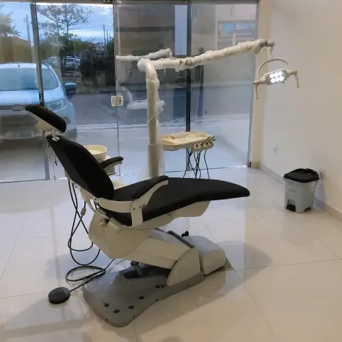 Cadeira odontológica à venda.