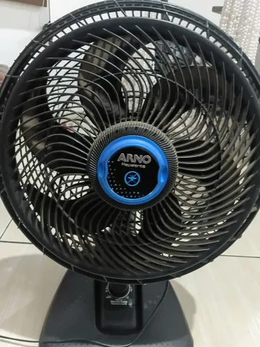 Ventilador 220 volts com repelente Arno 