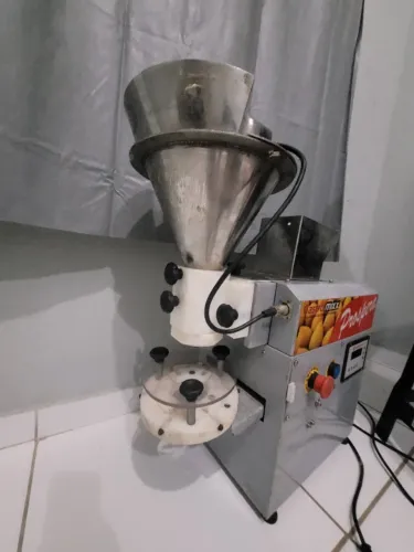 Máquina de salgados e doces