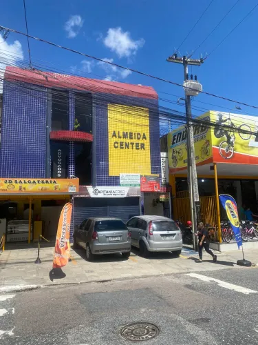 Sala comercial em frente à lagoa