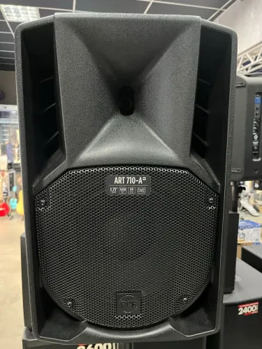 Caixa de som amplificada Art 710 mk5
