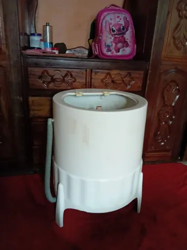 Vendo esta máquina de 10 kilos tanquinho nao troco