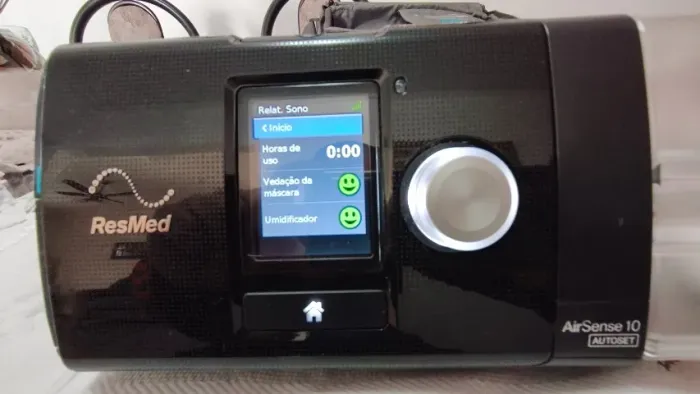 CPAP automático S10 AirSense da Resmed + 4 Almof. Dreamwear GG/G/M/P + Máscara - Semi Nova