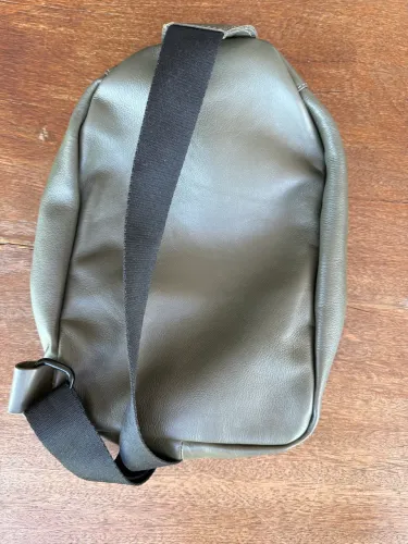 Shoulder bag em couro legítimo verde militar Outer