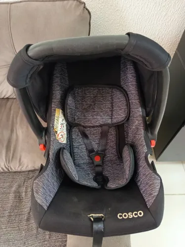 Vende-se bebê conforto Cosco