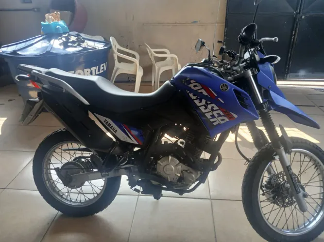Crosser 150 cc linda único dono, pneus novos