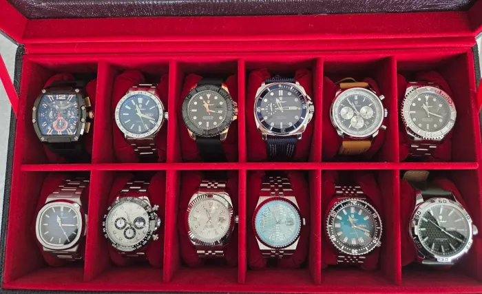 Vendo minha coleção de Relógios Poedagar (12 Unidades) somente estojo completo.