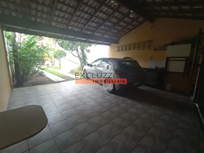 Casa à venda com 2 dormitórios e ampla área de lazer no Areão, Taubaté