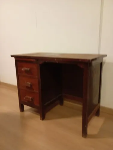 Escrivaninha relíquias de imbuía 0,94 x 0,70 