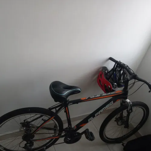 Vende- se bicicletas semifinais novas.