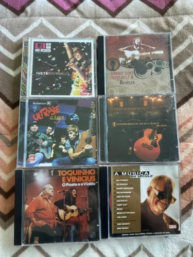 Kit 28 CDs por 65 reais