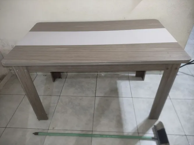 Esa de jantar em MDF, 6 lugares, 120,00