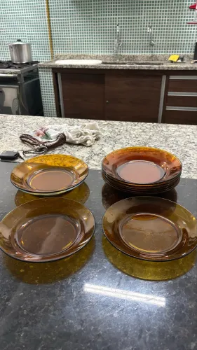 10 Pratos fundos Duralex e 1 Tijela Duralex