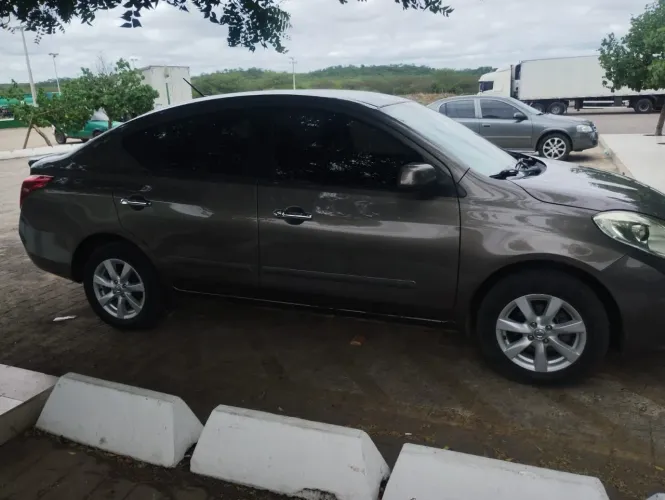 Nissan Versa SL 1.6 16V Flex Fuel 4P Mec. 2013