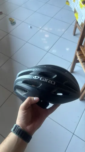 Capacete Giro Ciclismo