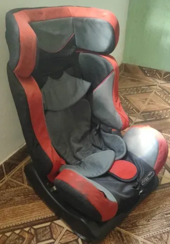 Cadeirinha para carro com 03 possição