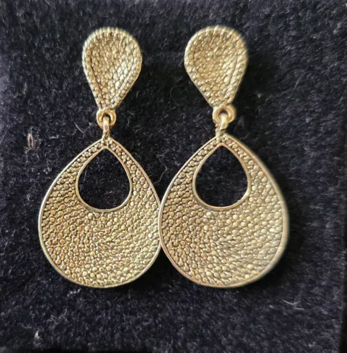 Vendo brinco bijuteria dourada, Morana