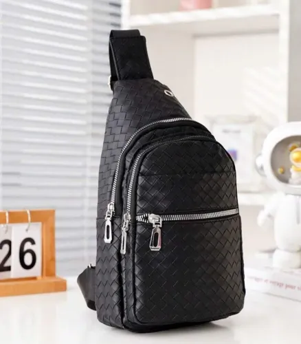 Mini bag mochila preta vários bolsos alça transversal fechi zíper de ombro