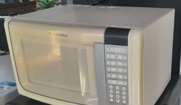 VENDE SE MICRO ONDAS ELETROLUX 480$