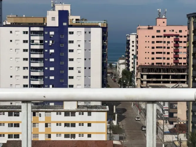 Lazer no Rooftop: 2 Dorms (Suíte) na Guilhermina - 400m da Praia!