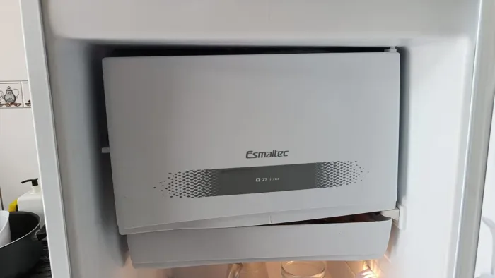 Geladeira Refrigerador 245 Litros Inverter Branca Roc31 Pro Esmaltec 110v