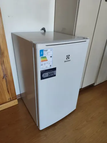 Frigobar Electrolux 90L - Tamanho grande, em ótimo estado