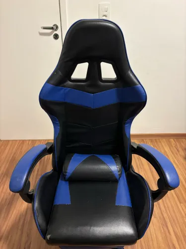 Cadeira Gamer/Home Offce Ergonômica, Ajustável, Reclinável de Couro Sintético.