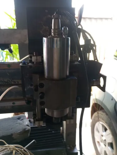 Eixo z de Router com fuso esférico e motor refrigerado a água 