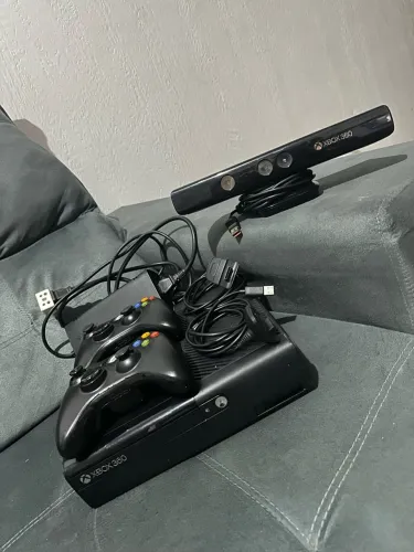 XBOX 360 com 81 jogos!!