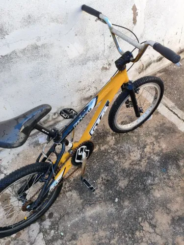 Bicicleta BMX aro 20 estilo GT Power