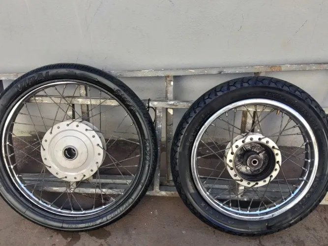 Par rodas biz 125
